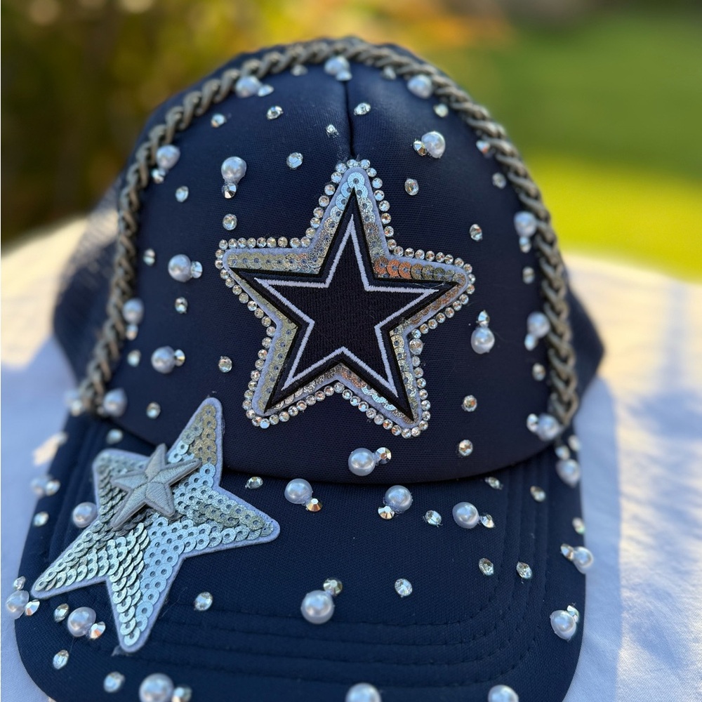 Star Embellished Women’s trucker hat Cap - Black and silver